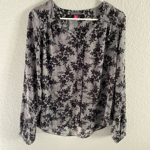 VINCE CAMUTO Floral LongSleeve tops. Medium - Picture 8 of 10